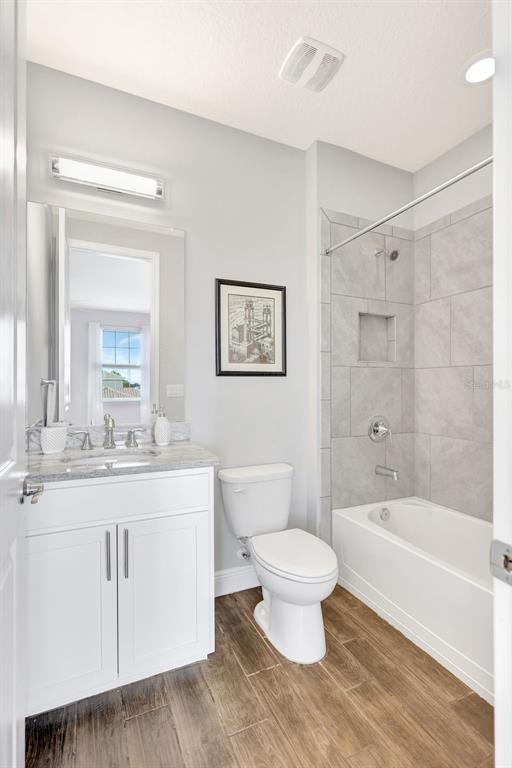 Bradenton, Florida, 34212, United States, 5 Bedrooms Bedrooms, ,5 BathroomsBathrooms,Residential,For Sale,1917227