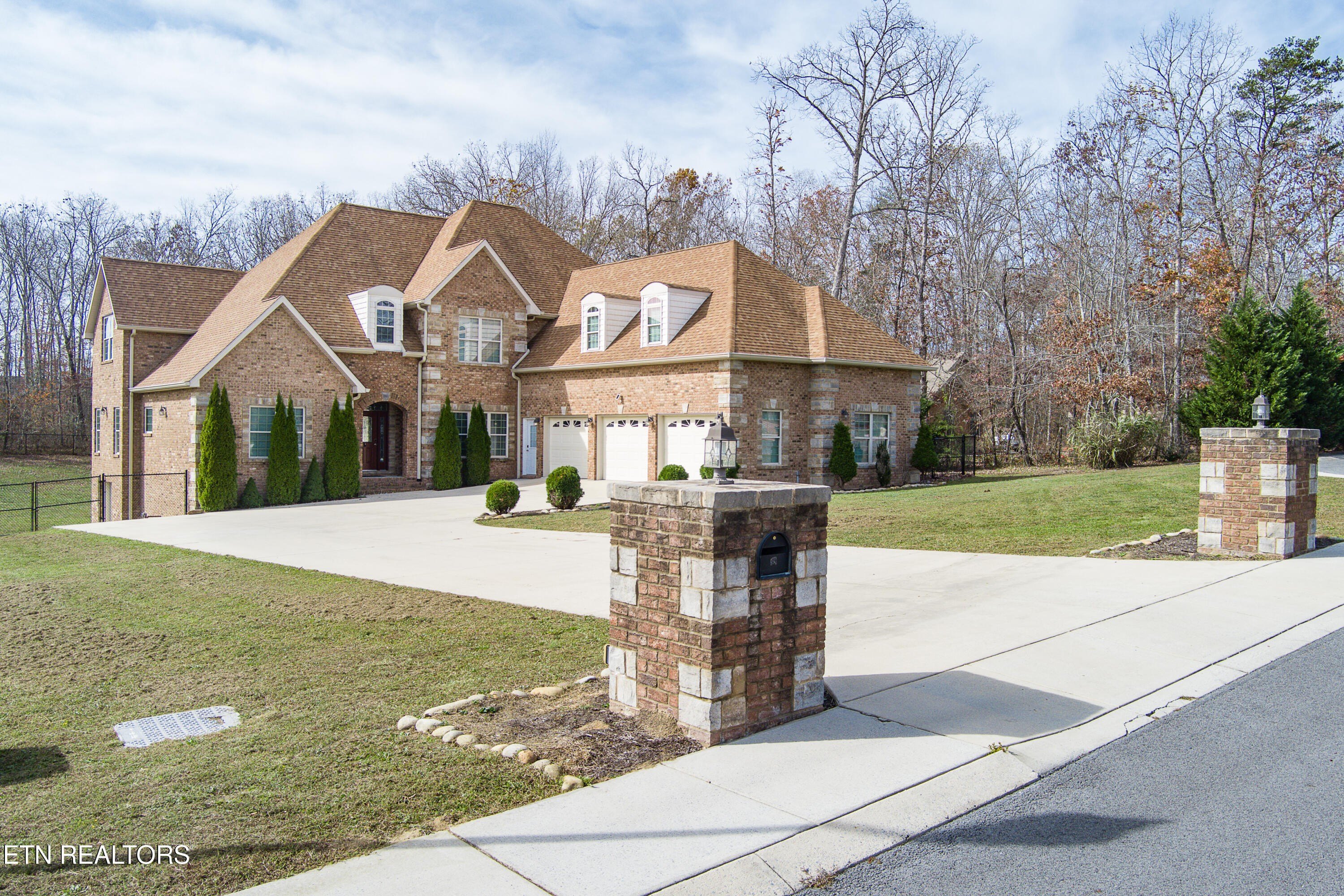 39 N Riverview Ln., Crossville, Tennessee, 38555, United States, 5 Bedrooms Bedrooms, ,5 BathroomsBathrooms,Residential,For Sale,39 N Riverview Ln.,1654091