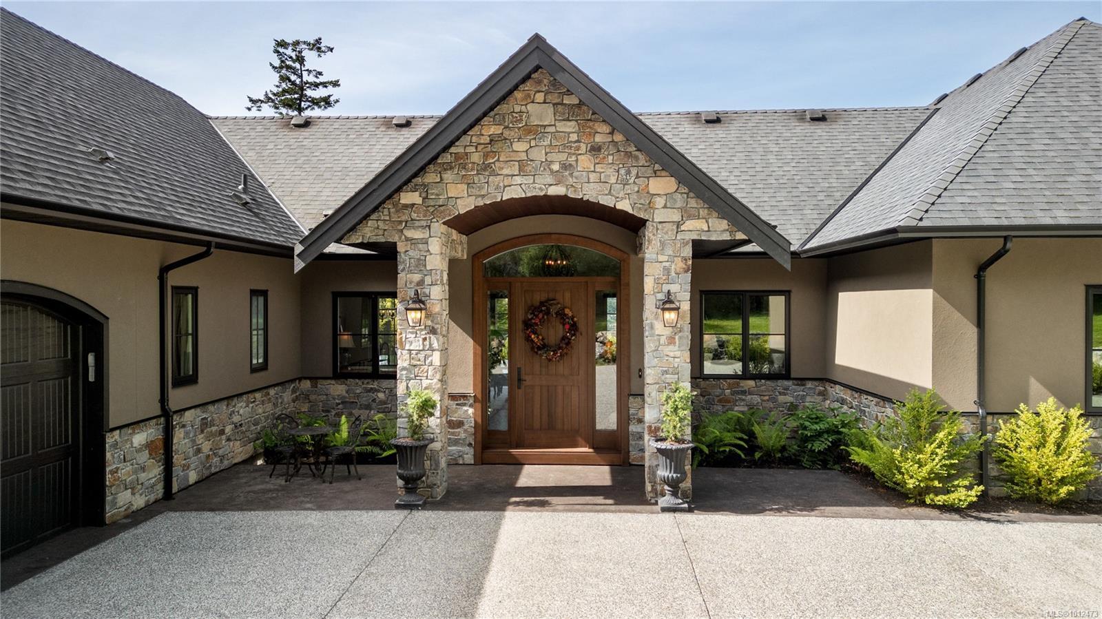 NORTH SAANICH, British Columbia, V8L 5M1, CA, 3 Bedrooms Bedrooms, ,Residential,For Sale,1948339