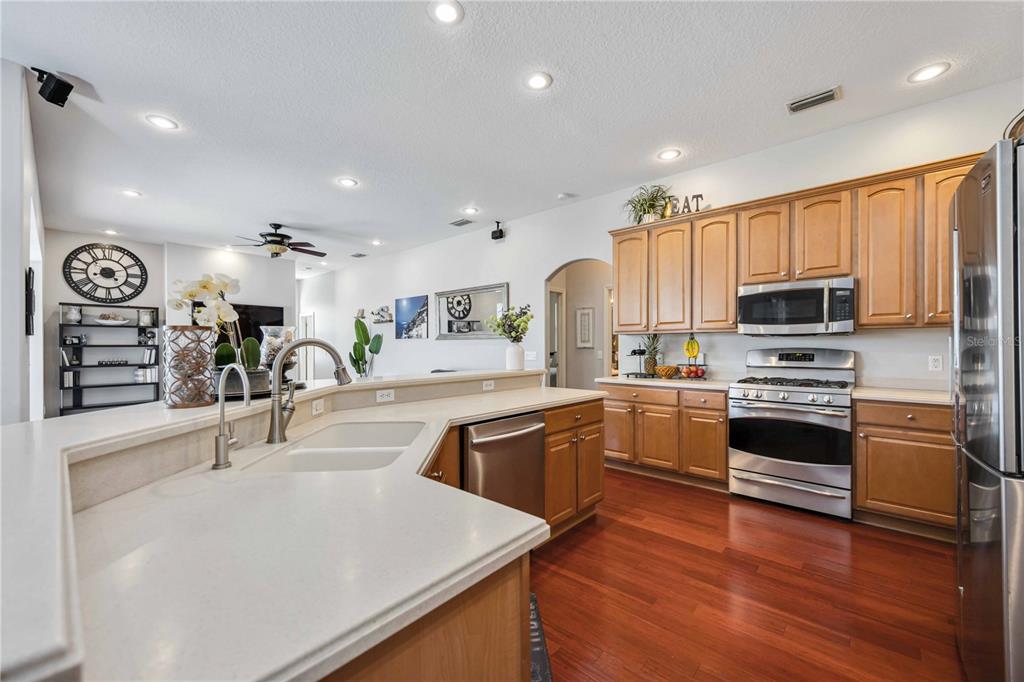Bradenton, Florida, 34212, United States, 4 Bedrooms Bedrooms, ,3 BathroomsBathrooms,Residential,For Sale,1942233