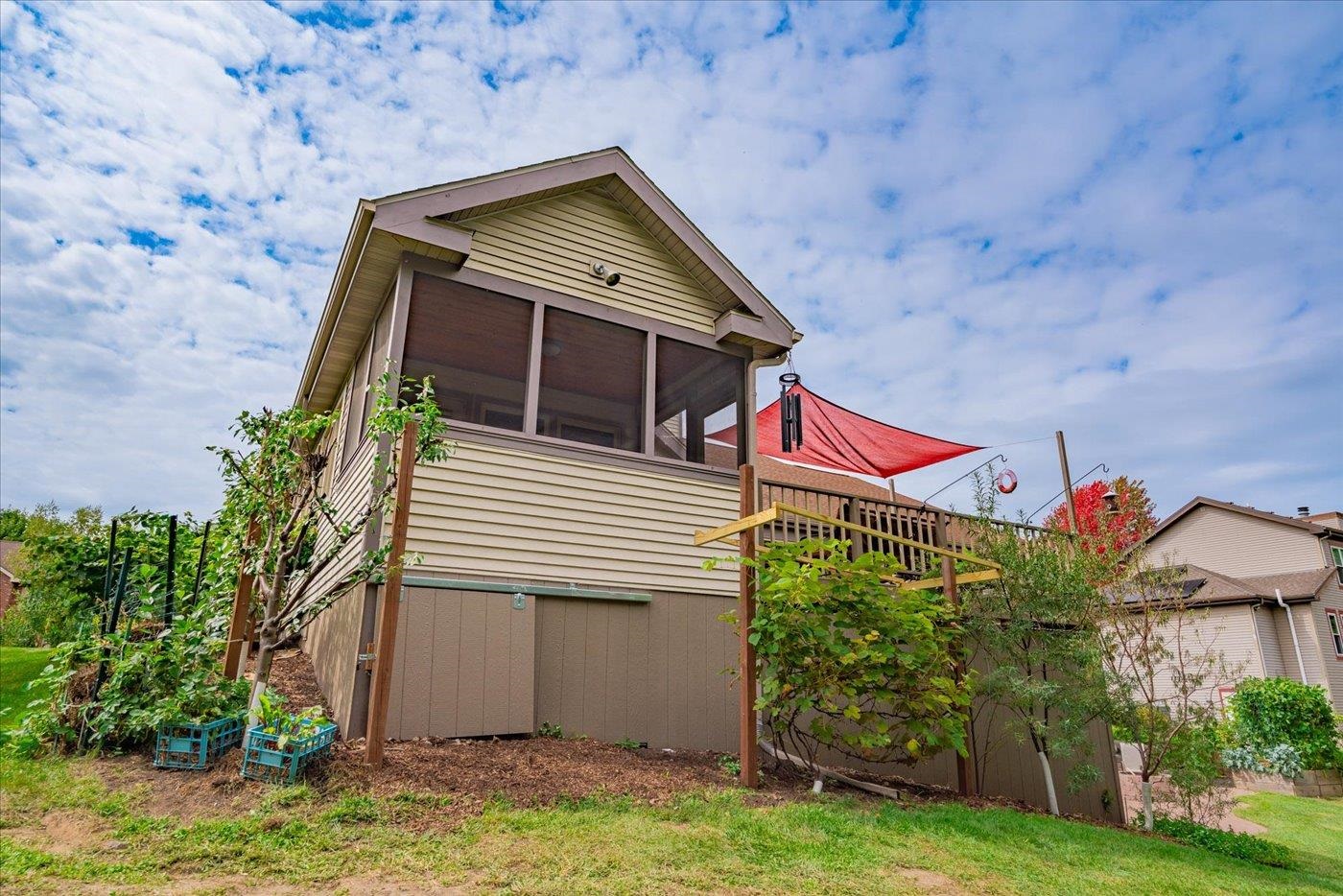 Fitchburg, Wisconsin, 53711, United States, 4 Bedrooms Bedrooms, ,4 BathroomsBathrooms,Residential,For Sale,1977409