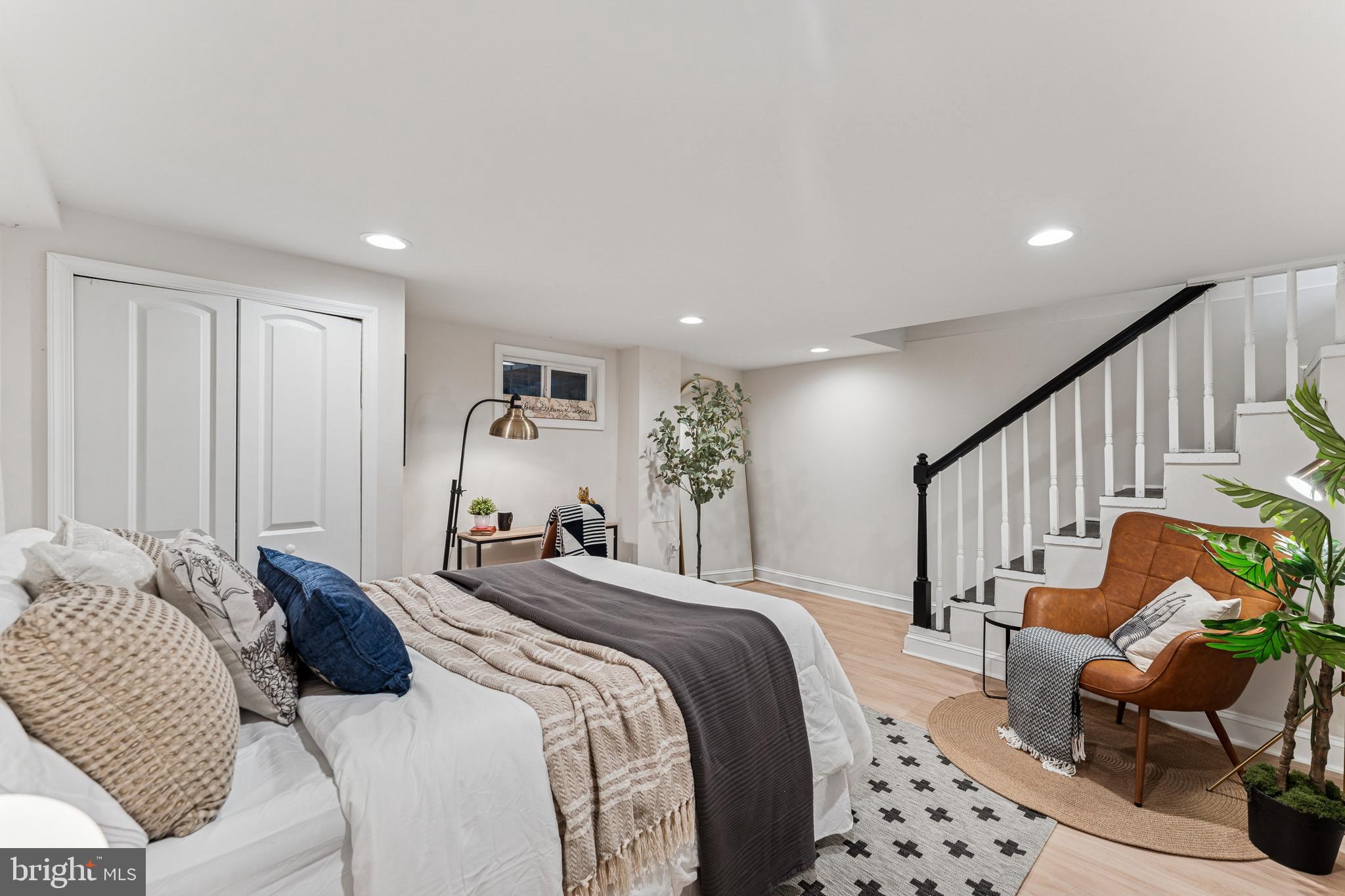 Alexandria, Virginia, 22305, United States, 2 Bedrooms Bedrooms, ,2 BathroomsBathrooms,Residential,For Sale,1974640