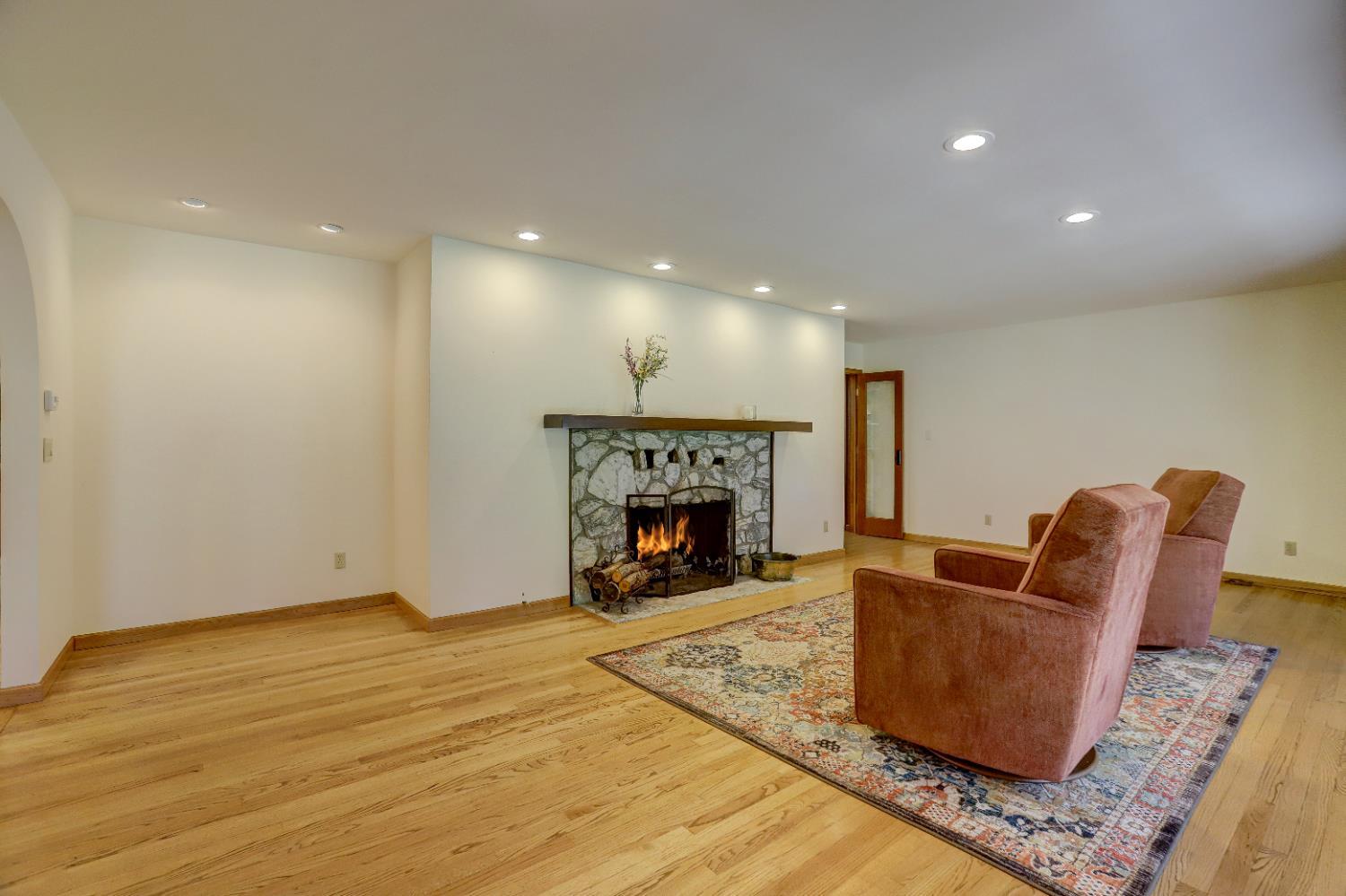 Grass Valley, California, 95949, United States, 3 Bedrooms Bedrooms, ,3 BathroomsBathrooms,Residential,For Sale,1856649