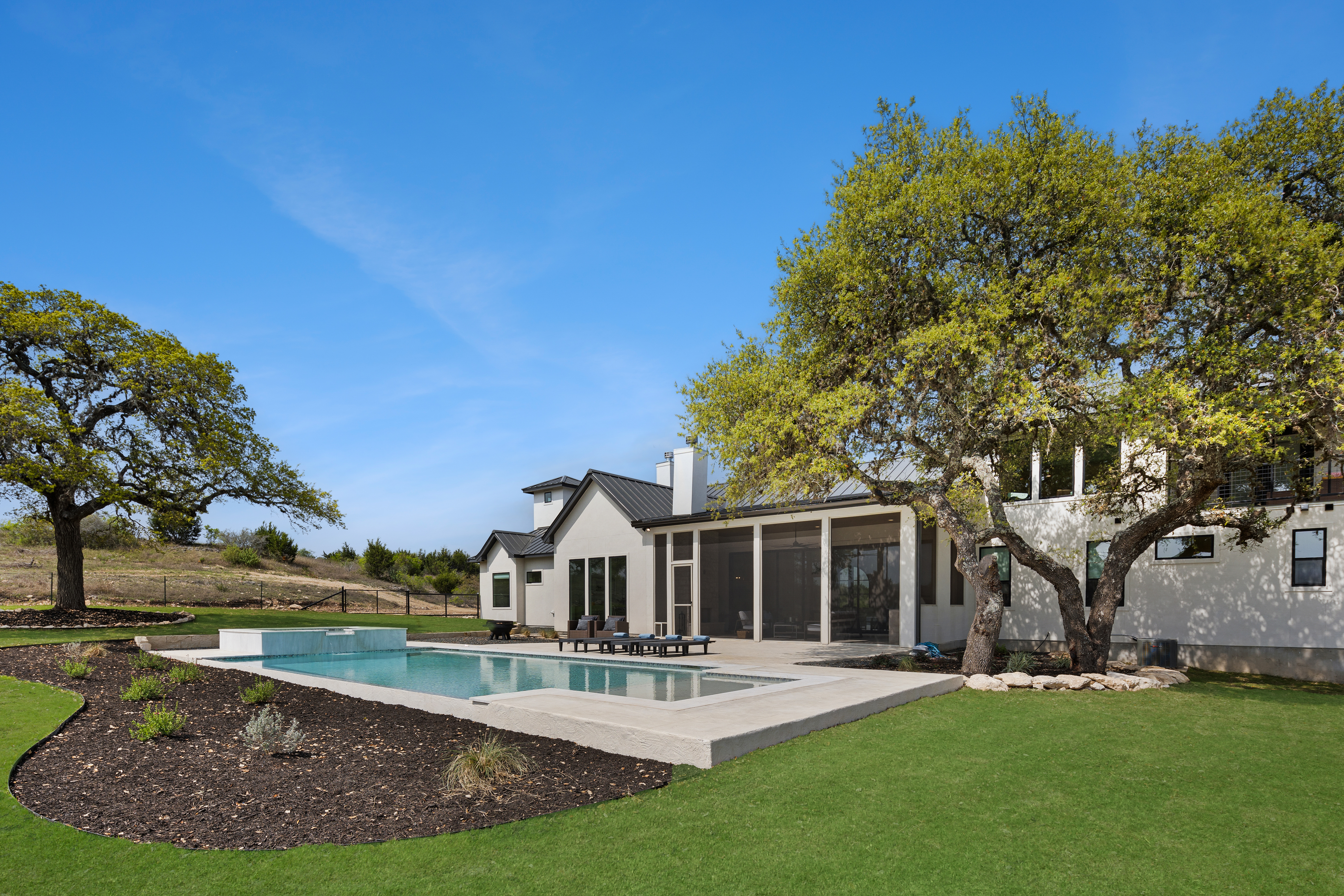  Private 15-Acre Estate with Modern Design and Scenic Hill Country Views - 物件實景