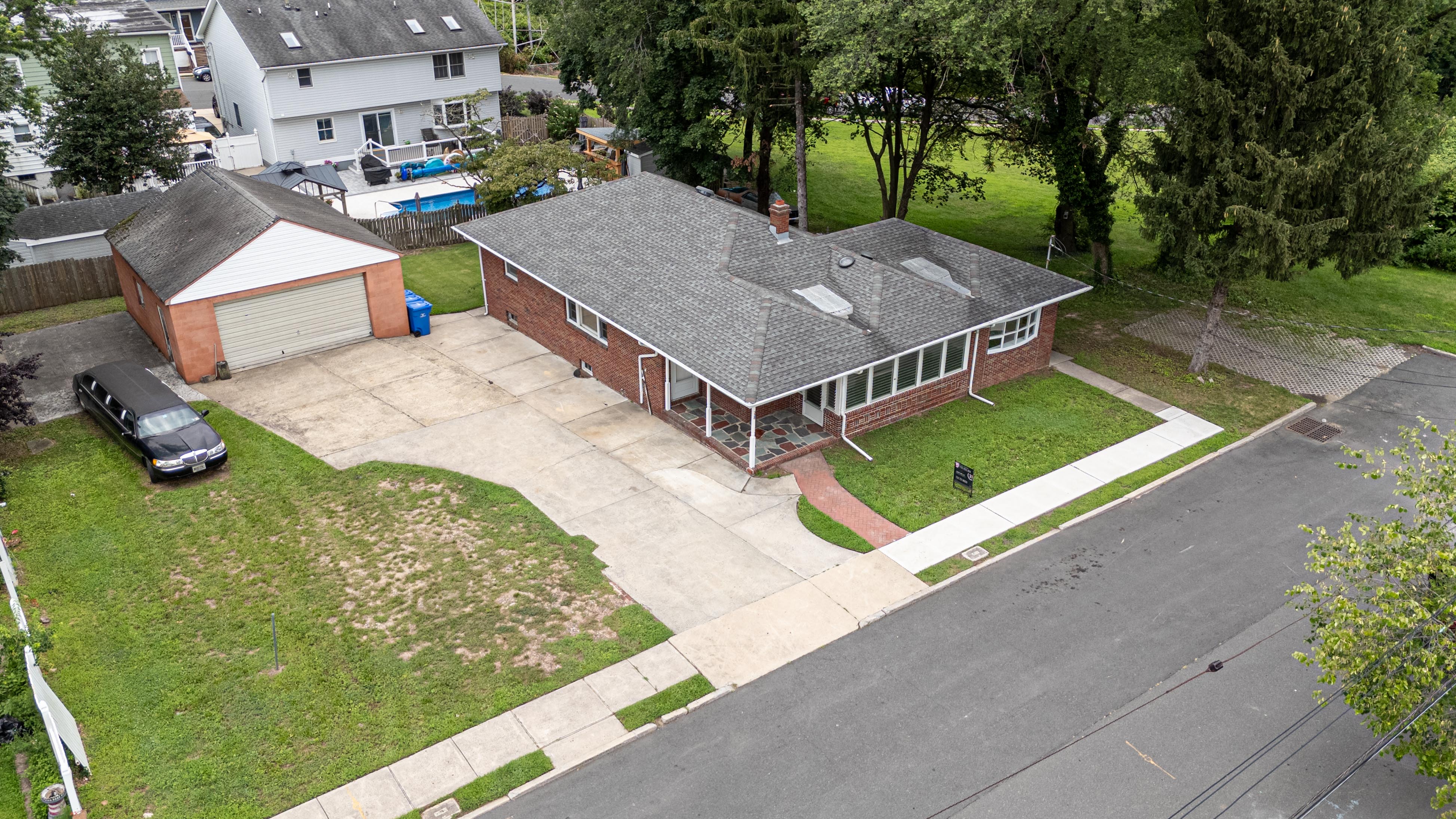 1220 - South Amboy, New Jersey, 08879, United States, 3 Bedrooms Bedrooms, ,2 BathroomsBathrooms,Residential,For Sale,1983627