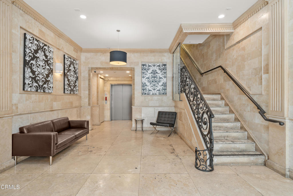 Pasadena, California, 91103, United States, 1 Bedroom Bedrooms, ,2 BathroomsBathrooms,Residential,For Sale,1849857