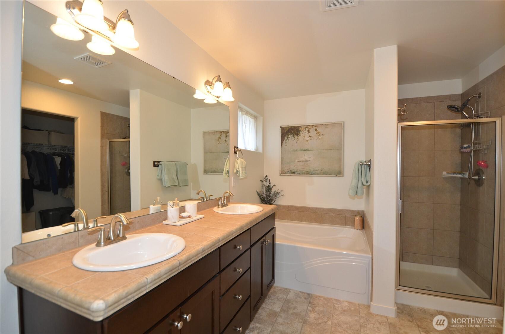DUVALL, Washington, 98019, United States, 3 Bedrooms Bedrooms, ,3 BathroomsBathrooms,Residential,For Sale,1883370