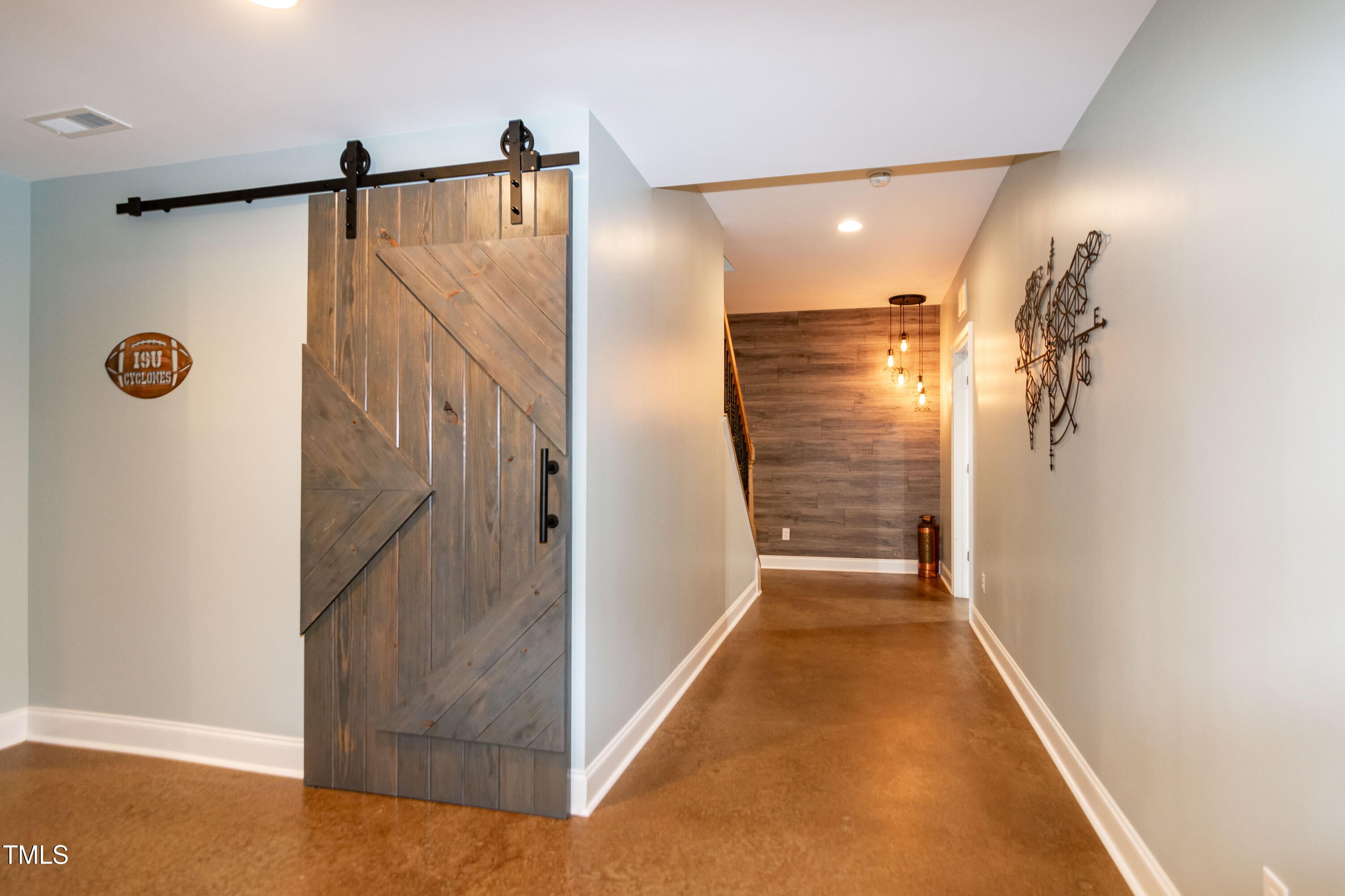 Raleigh, North Carolina, 27606, United States, 4 Bedrooms Bedrooms, ,4 BathroomsBathrooms,Residential,For Sale,1794802