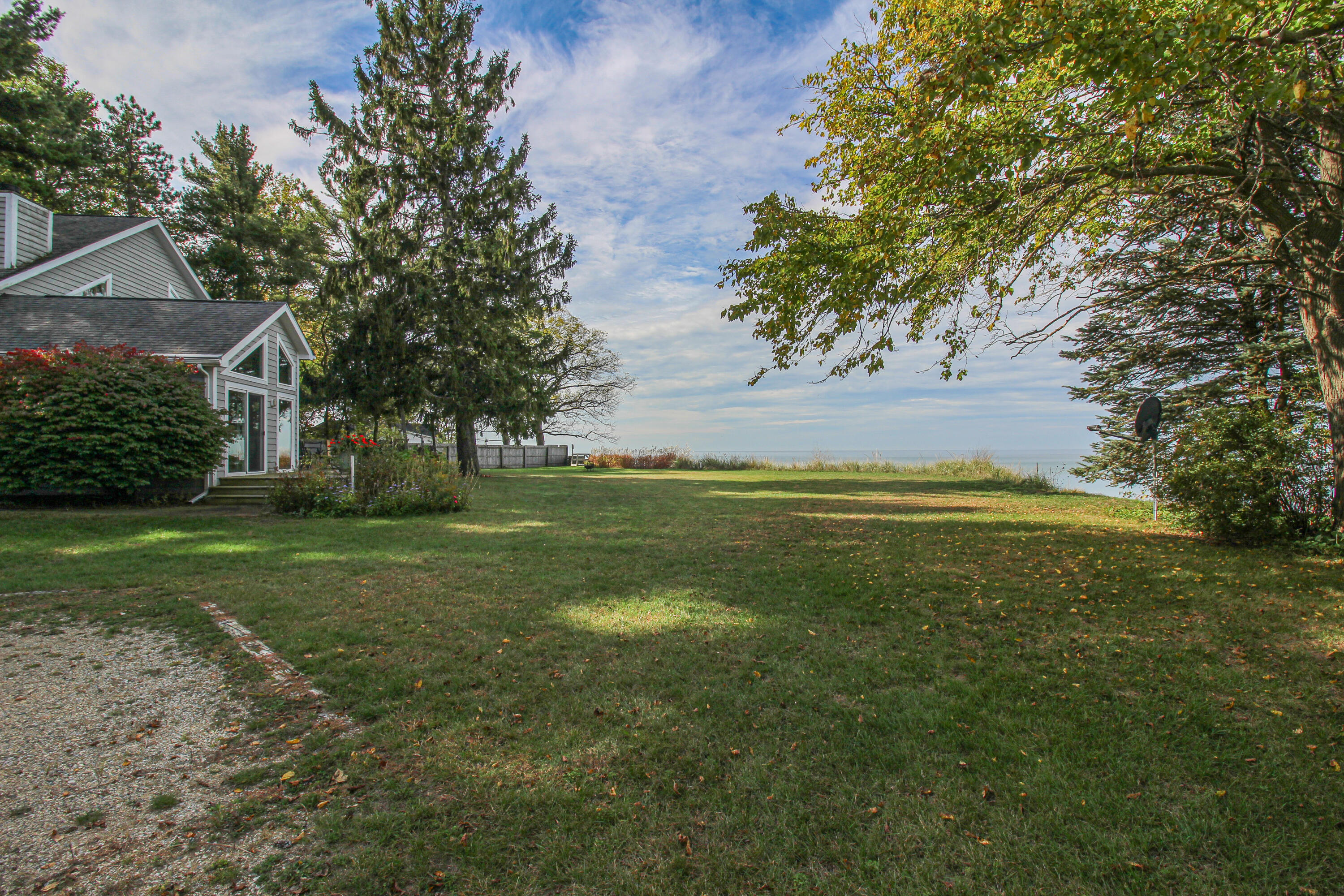 South Haven, Michigan, 49090, United States, 3 Bedrooms Bedrooms, ,4 BathroomsBathrooms,Residential,For Sale,1982825