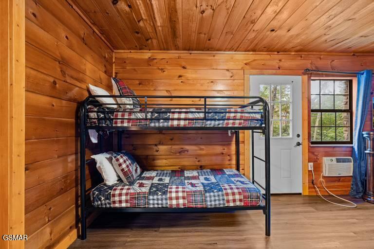 Sevierville, Tennessee, 37876, United States, 2 Bedrooms Bedrooms, ,4 BathroomsBathrooms,Residential,For Sale,2019046