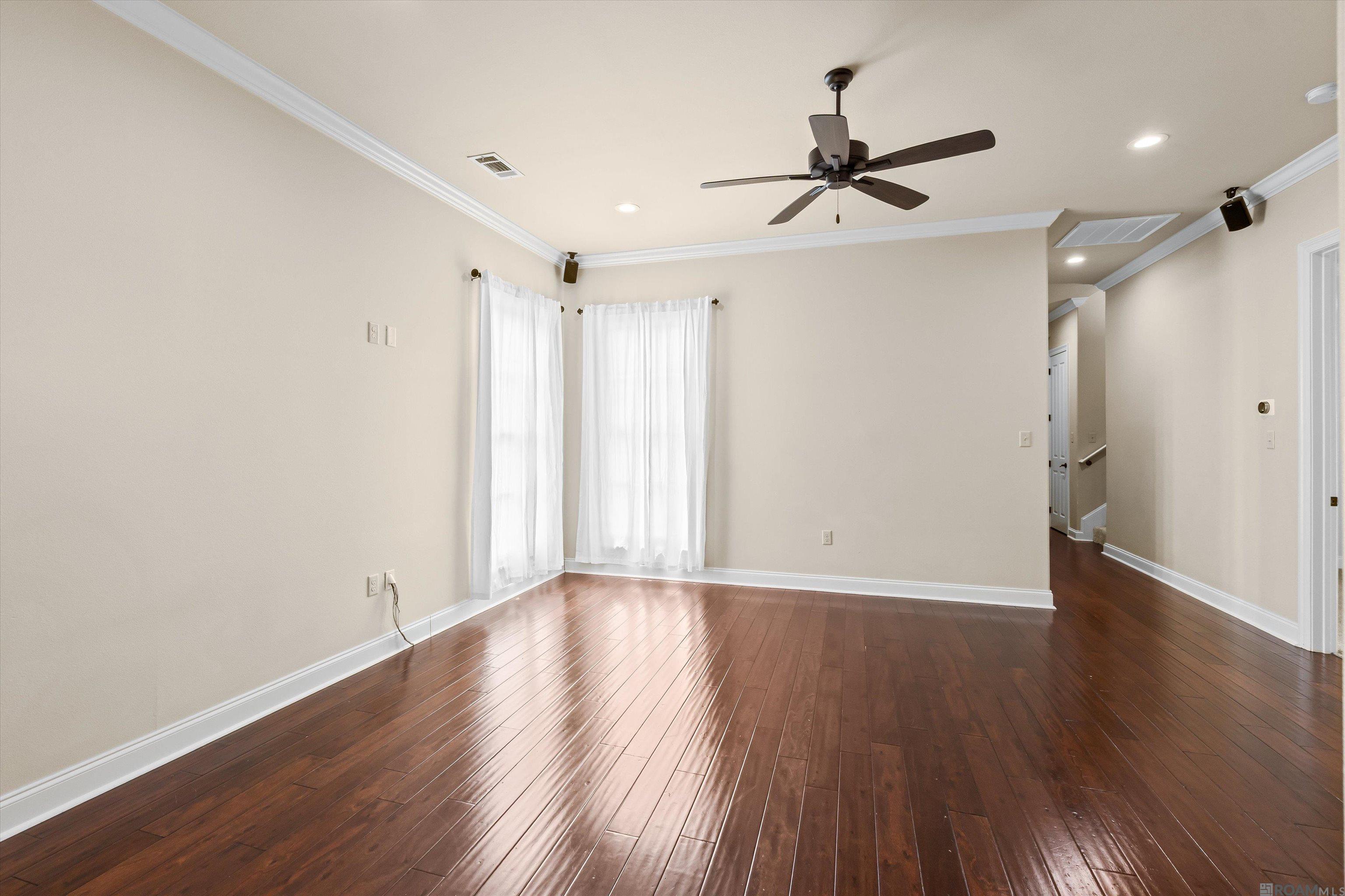 Gonzales, Louisiana, 70737, United States, 5 Bedrooms Bedrooms, ,3 BathroomsBathrooms,Residential,For Sale,1915679