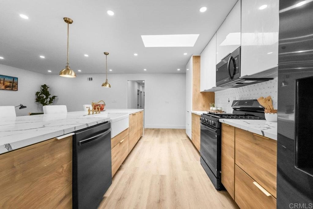 San Diego, California, 92117, United States, 3 Bedrooms Bedrooms, ,2 BathroomsBathrooms,Residential,For Sale,1793737