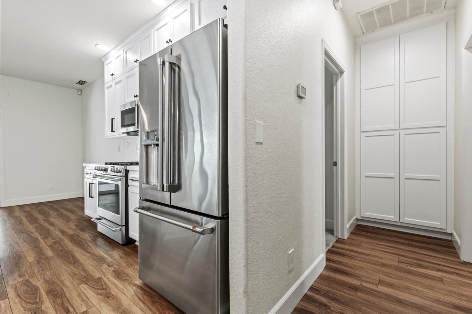 Yuba City, California, 95993, United States, 4 Bedrooms Bedrooms, ,2 BathroomsBathrooms,Residential,For Sale,1981154