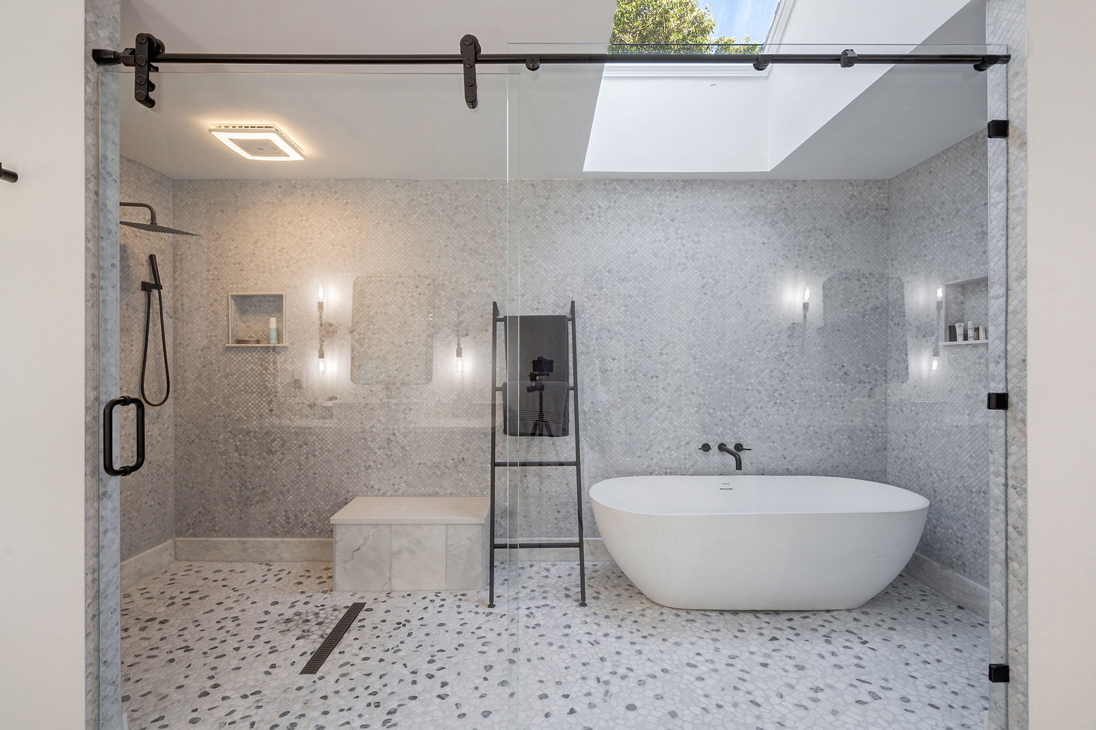  Fully Renovated Estate Blends Luxury, Flexibility & Resort-Style Living - 物件實景