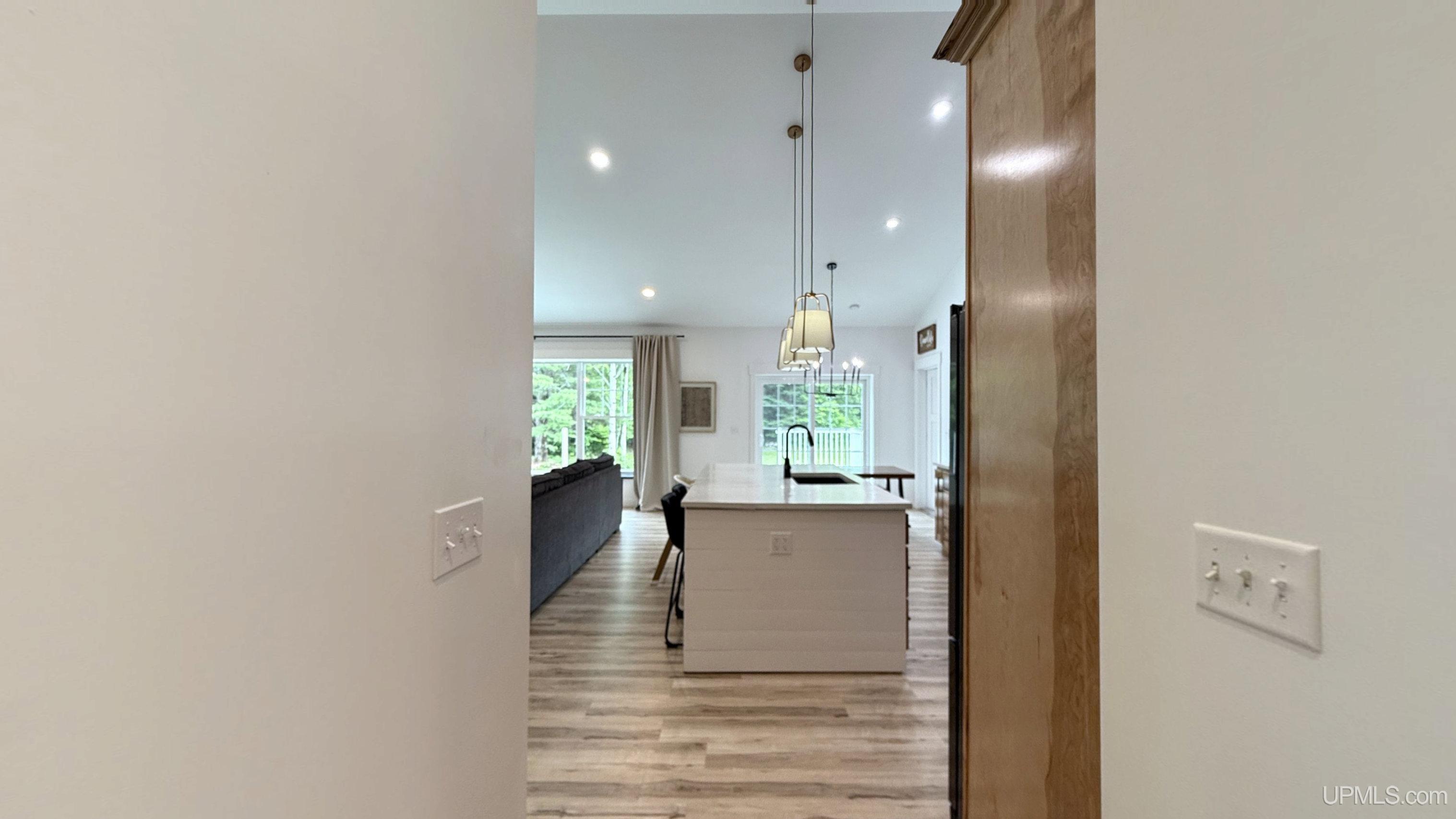 Hancock, Michigan, 49930, United States, 3 Bedrooms Bedrooms, ,3 BathroomsBathrooms,Residential,For Sale,1901071