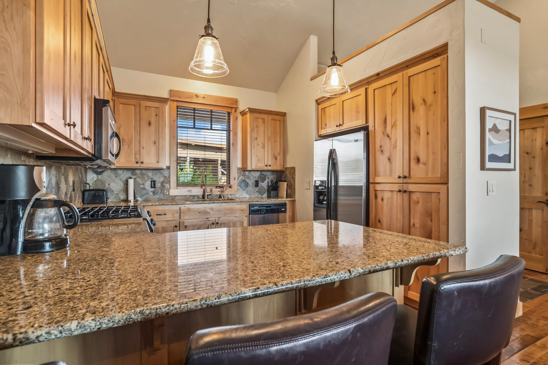 Powell Butte, Oregon, 97753, United States, 3 Bedrooms Bedrooms, ,4 BathroomsBathrooms,Residential,For Sale,1917768