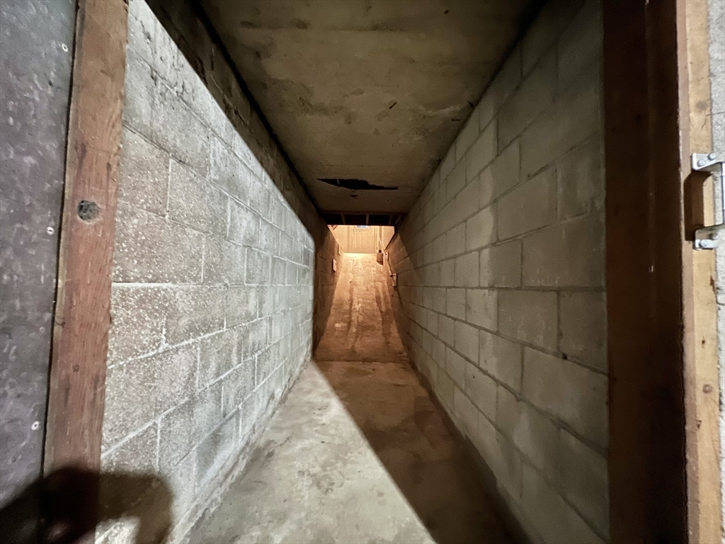 Rowley, Massachusetts, 01969, United States, 3 Bedrooms Bedrooms, ,1 BathroomBathrooms,Residential,For Sale,1988090