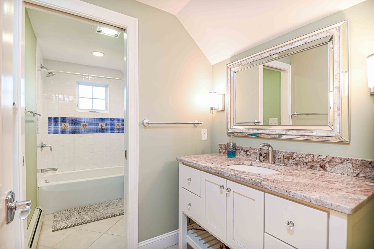 Ogunquit, Maine, 03907, United States, 13 Bedrooms Bedrooms, ,3 BathroomsBathrooms,Residential,For Sale,1777971