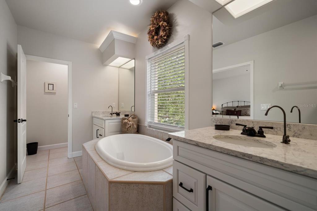 Tampa, Florida, 33629, United States, 3 Bedrooms Bedrooms, ,3 BathroomsBathrooms,Residential,For Sale,1850386