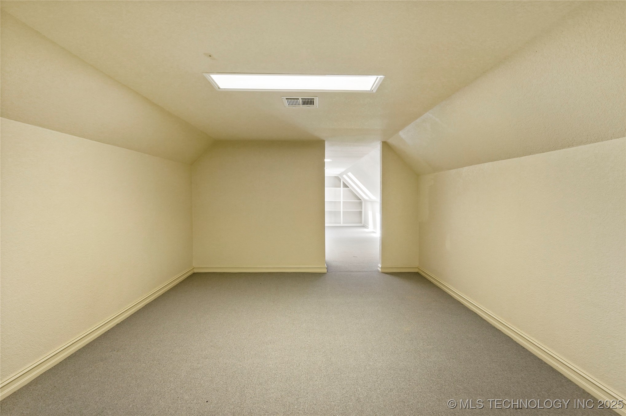 Tulsa, Oklahoma, 74135, United States, 3 Bedrooms Bedrooms, ,4 BathroomsBathrooms,Residential,For Sale,1902130