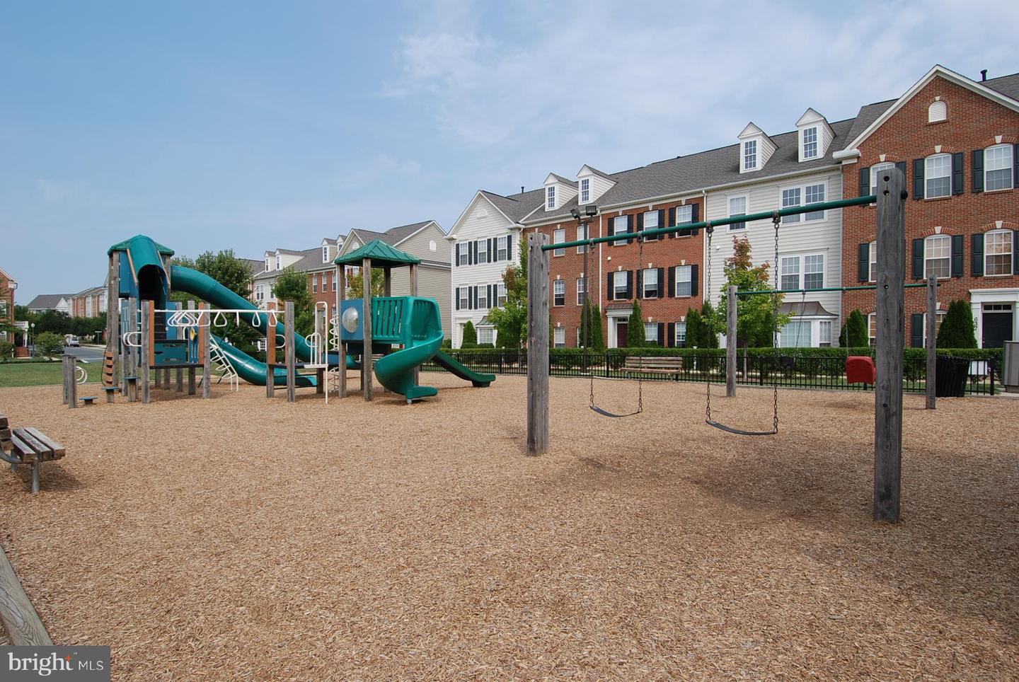 Gaithersburg, Maryland, 20878, United States, 5 Bedrooms Bedrooms, ,5 BathroomsBathrooms,Residential,For Sale,1907649