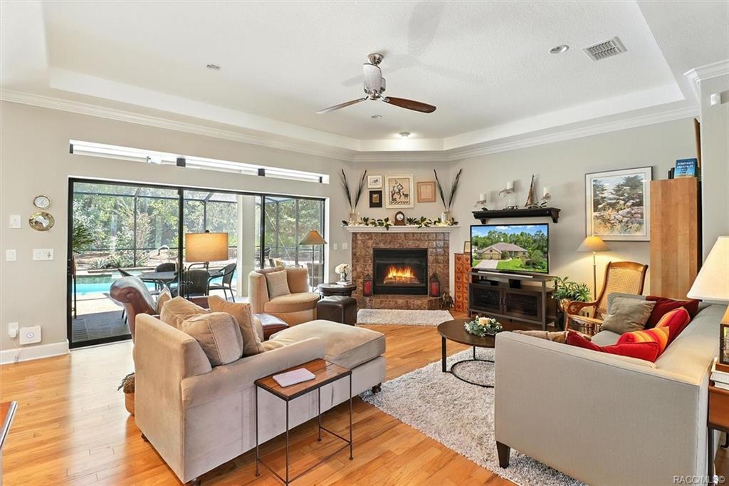 Homosassa, Florida, 34446, United States, 4 Bedrooms Bedrooms, ,4 BathroomsBathrooms,Residential,For Sale,1934205