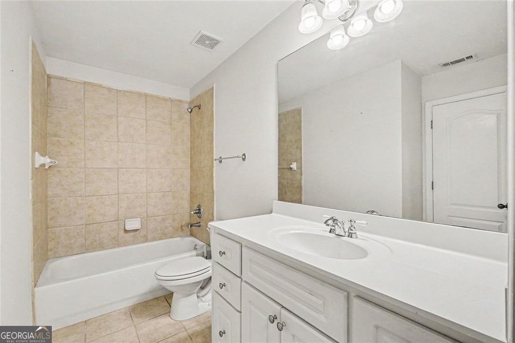 Flowery Branch, Georgia, 30542, United States, 6 Bedrooms Bedrooms, ,5 BathroomsBathrooms,Residential,For Sale,2043062