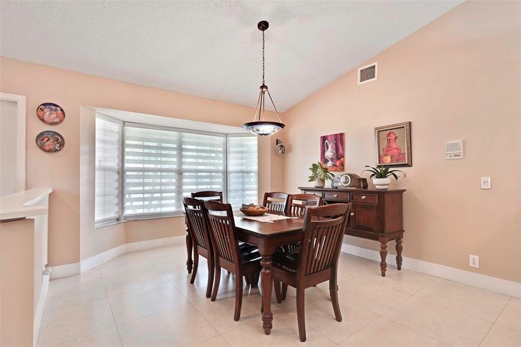 Davie, Florida, 33324, United States, 4 Bedrooms Bedrooms, ,3 BathroomsBathrooms,Residential,For Sale,1975060