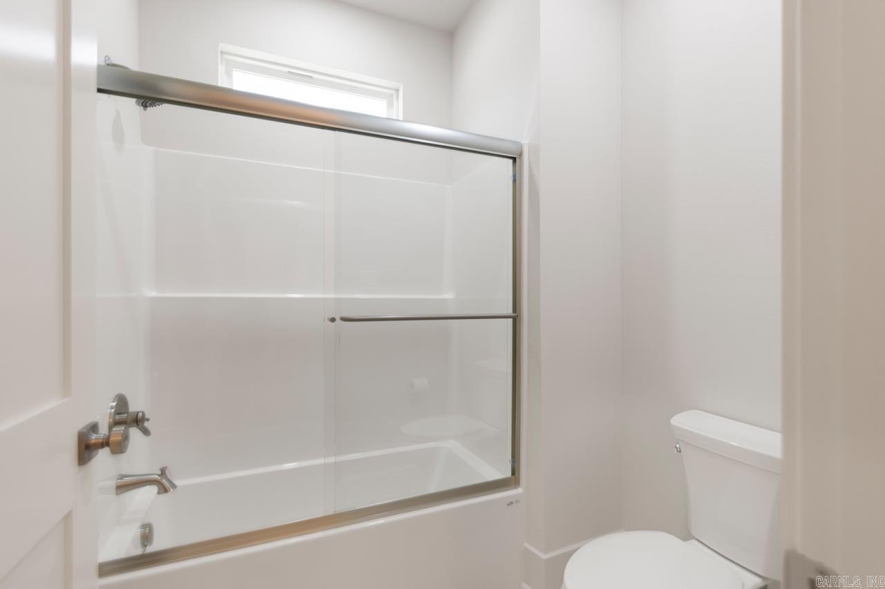 Benton, Arkansas, 72019, United States, 5 Bedrooms Bedrooms, ,4 BathroomsBathrooms,Residential,For Sale,1975988