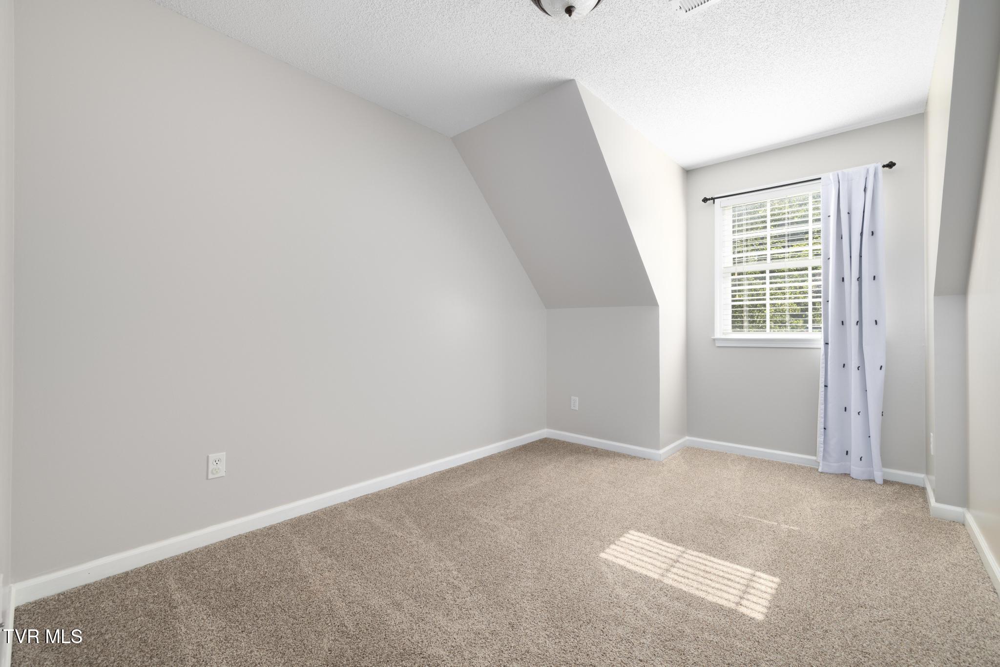 Gray, Tennessee, 37615, United States, 5 Bedrooms Bedrooms, ,4 BathroomsBathrooms,Residential,For Sale,1978234