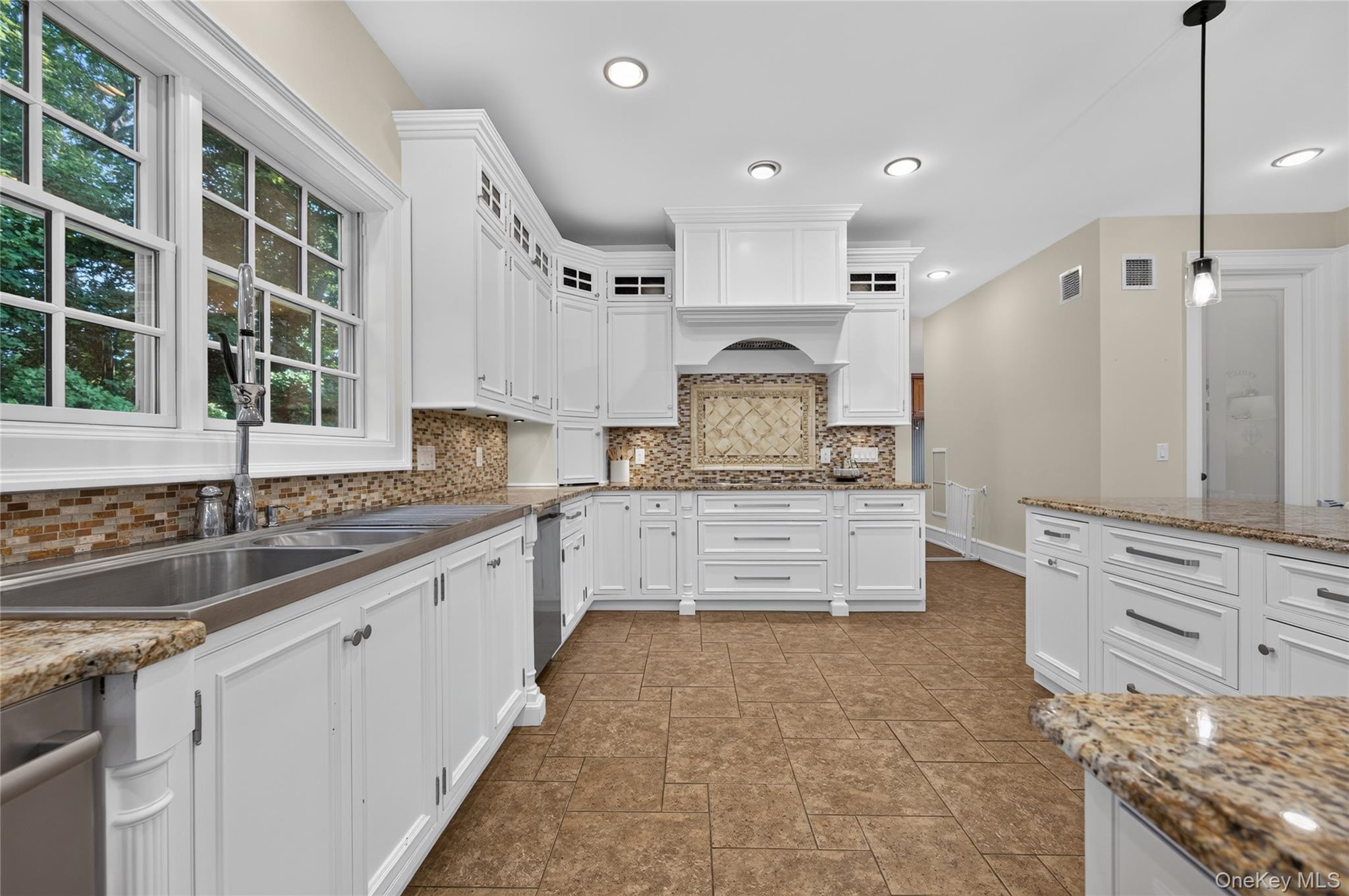  15 Thorman Lane, Huntington, NY, 11743 - 物件實景