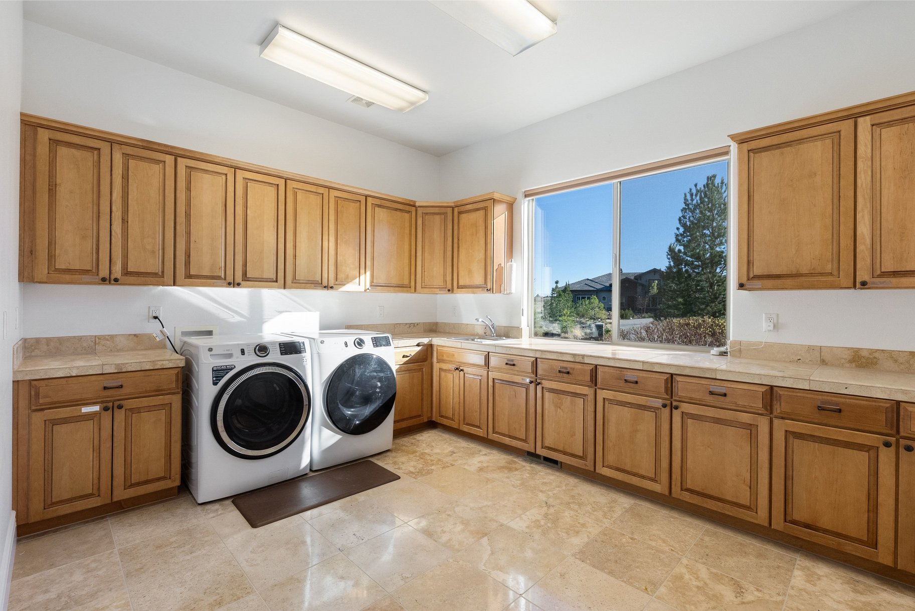  Private Mountain Estate with Elevated Views - 物件實景