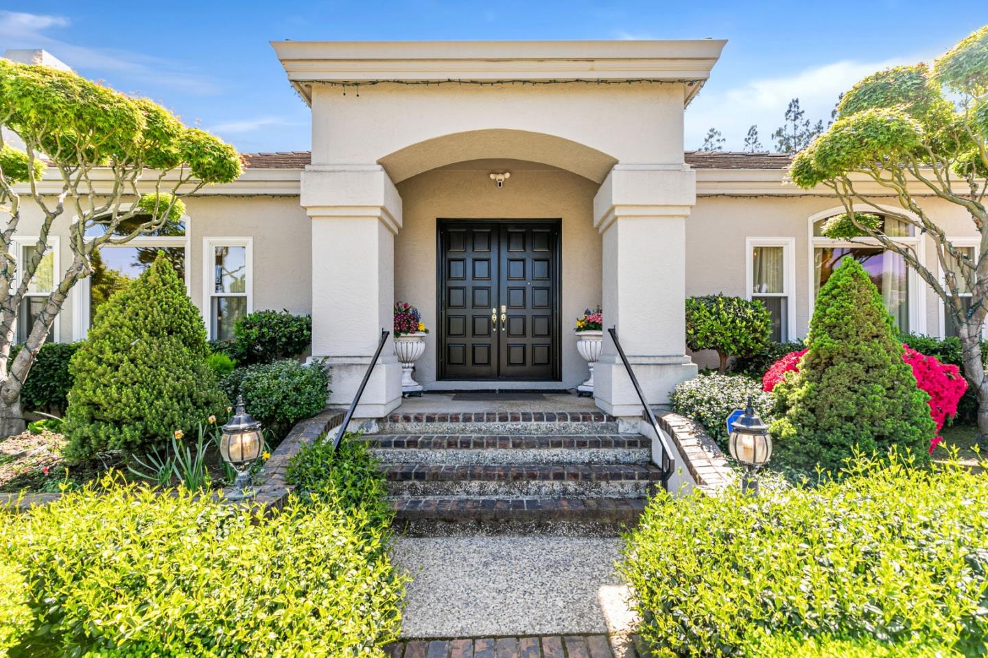 Saratoga, California, 95070, United States, 5 Bedrooms Bedrooms, ,6 BathroomsBathrooms,Residential,For Sale,1891032