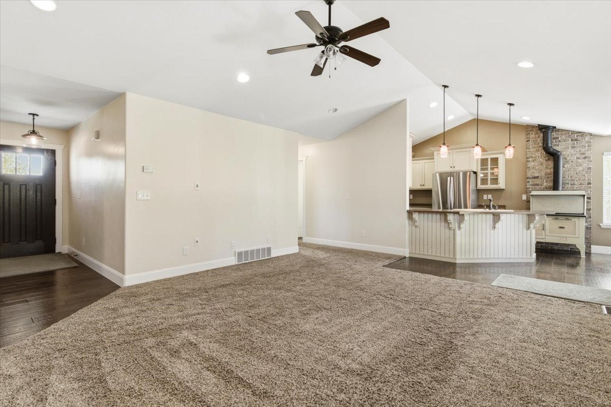 CENTRAL VALLEY, Utah, 84754, United States, 4 Bedrooms Bedrooms, ,3 BathroomsBathrooms,Residential,For Sale,1973038