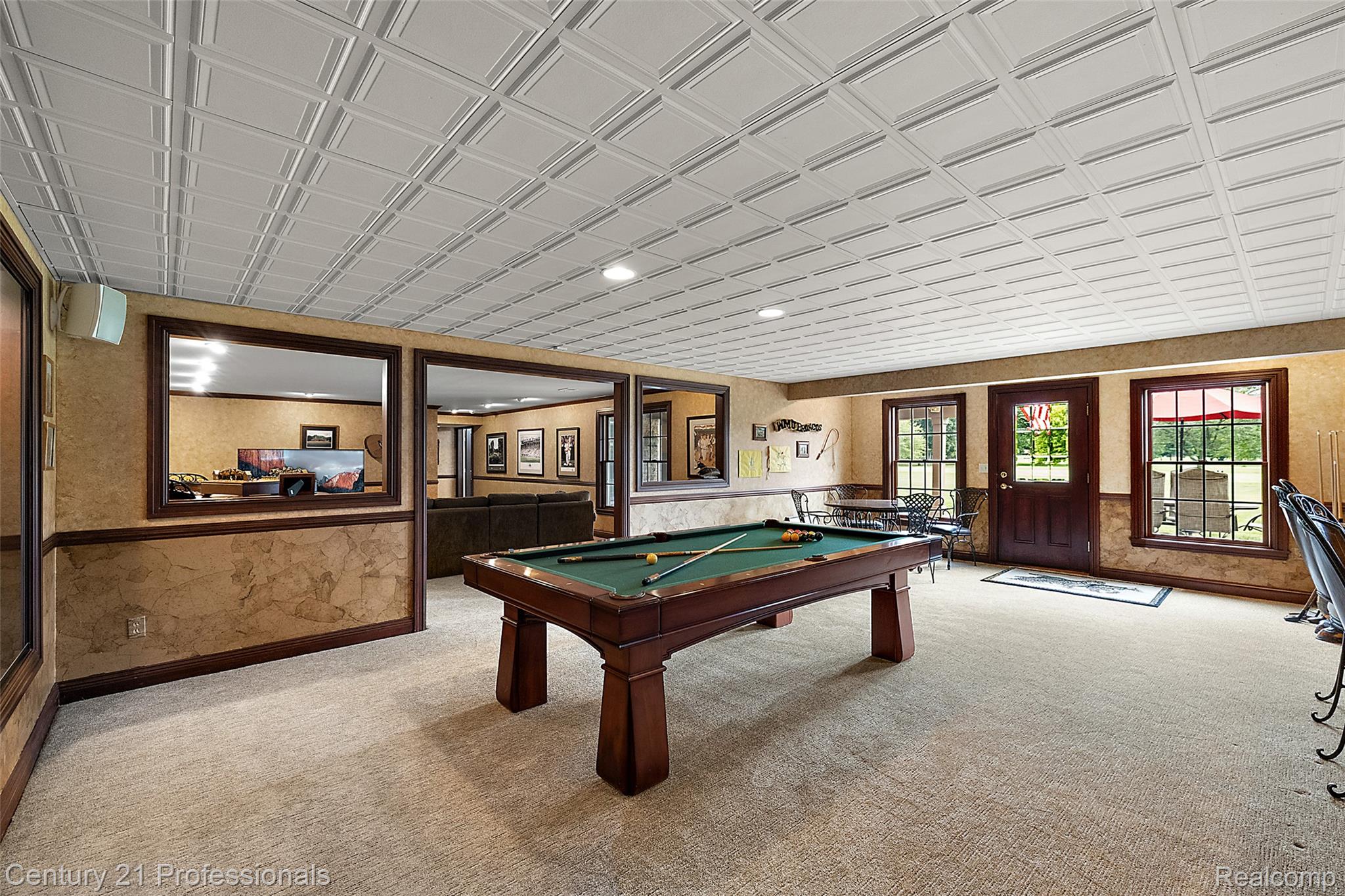 GrandBlanc, Michigan, 48439, United States, 4 Bedrooms Bedrooms, ,5 BathroomsBathrooms,Residential,For Sale,1980457