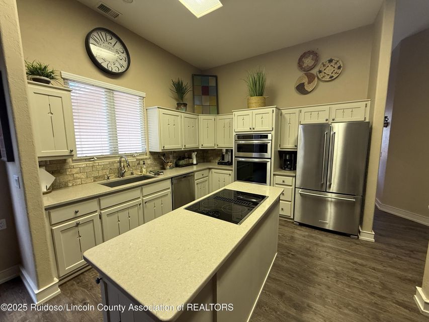 Ruidoso, New Mexico, 88345, United States, 4 Bedrooms Bedrooms, ,3 BathroomsBathrooms,Residential,For Sale,1895343