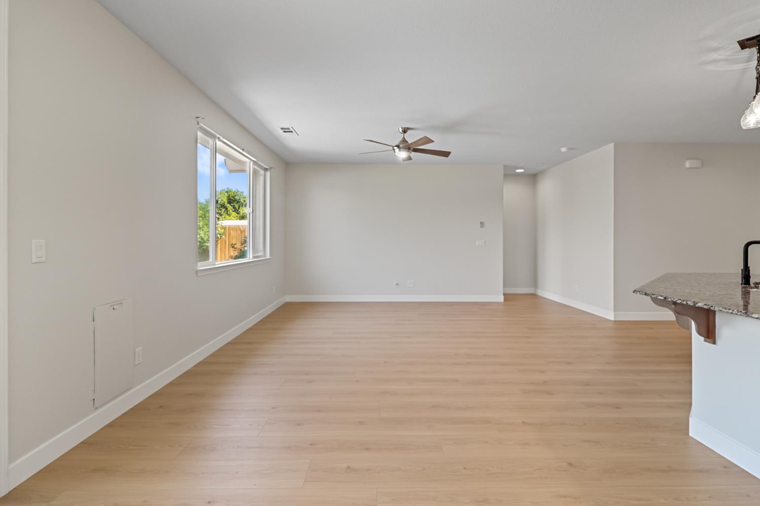 Elk Grove, California, 95757, United States, 3 Bedrooms Bedrooms, ,2 BathroomsBathrooms,Residential,For Sale,1917062