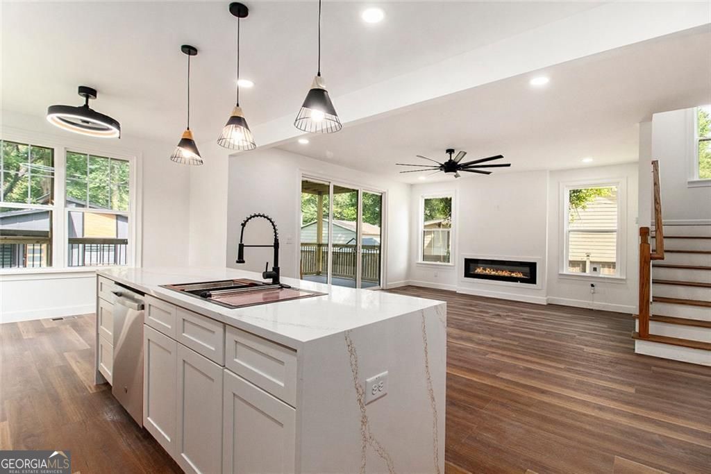 Smyrna, Georgia, 30080, United States, 4 Bedrooms Bedrooms, ,3 BathroomsBathrooms,Residential,For Sale,1913057