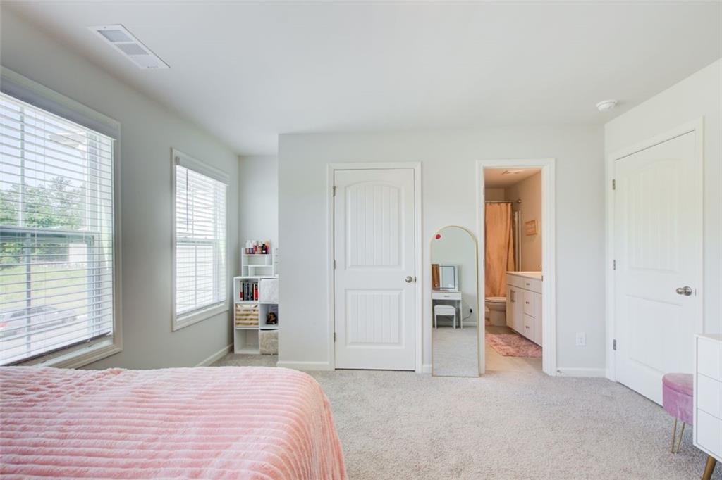 Acworth, Georgia, 30101, United States, 6 Bedrooms Bedrooms, ,4 BathroomsBathrooms,Residential,For Sale,1828453