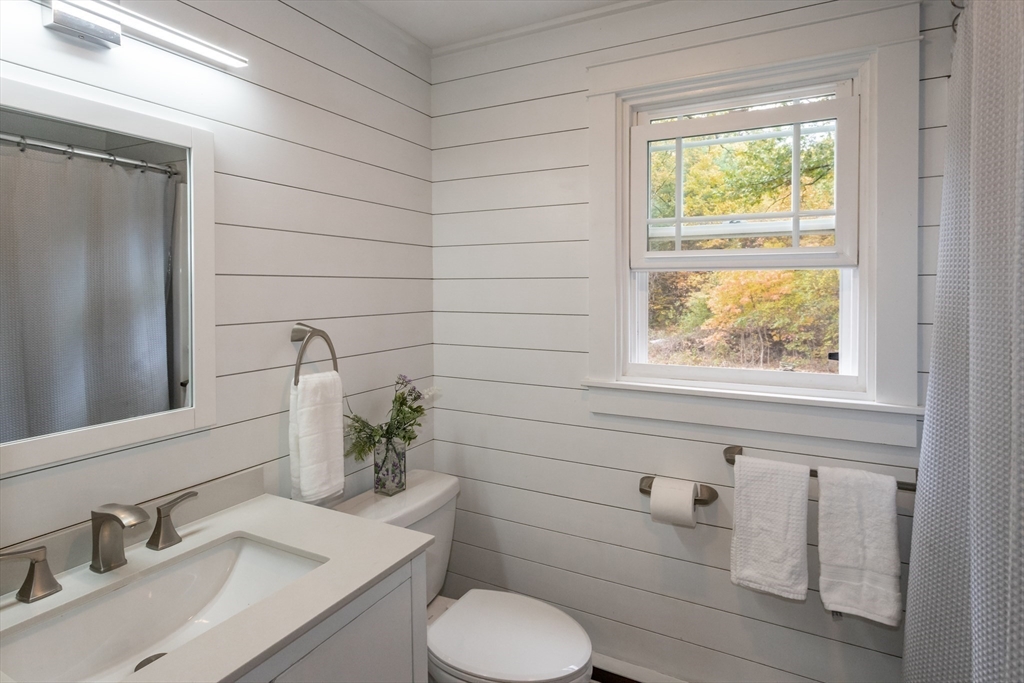 Westfield, Massachusetts, 01085, United States, 4 Bedrooms Bedrooms, ,2 BathroomsBathrooms,Residential,For Sale,1967509