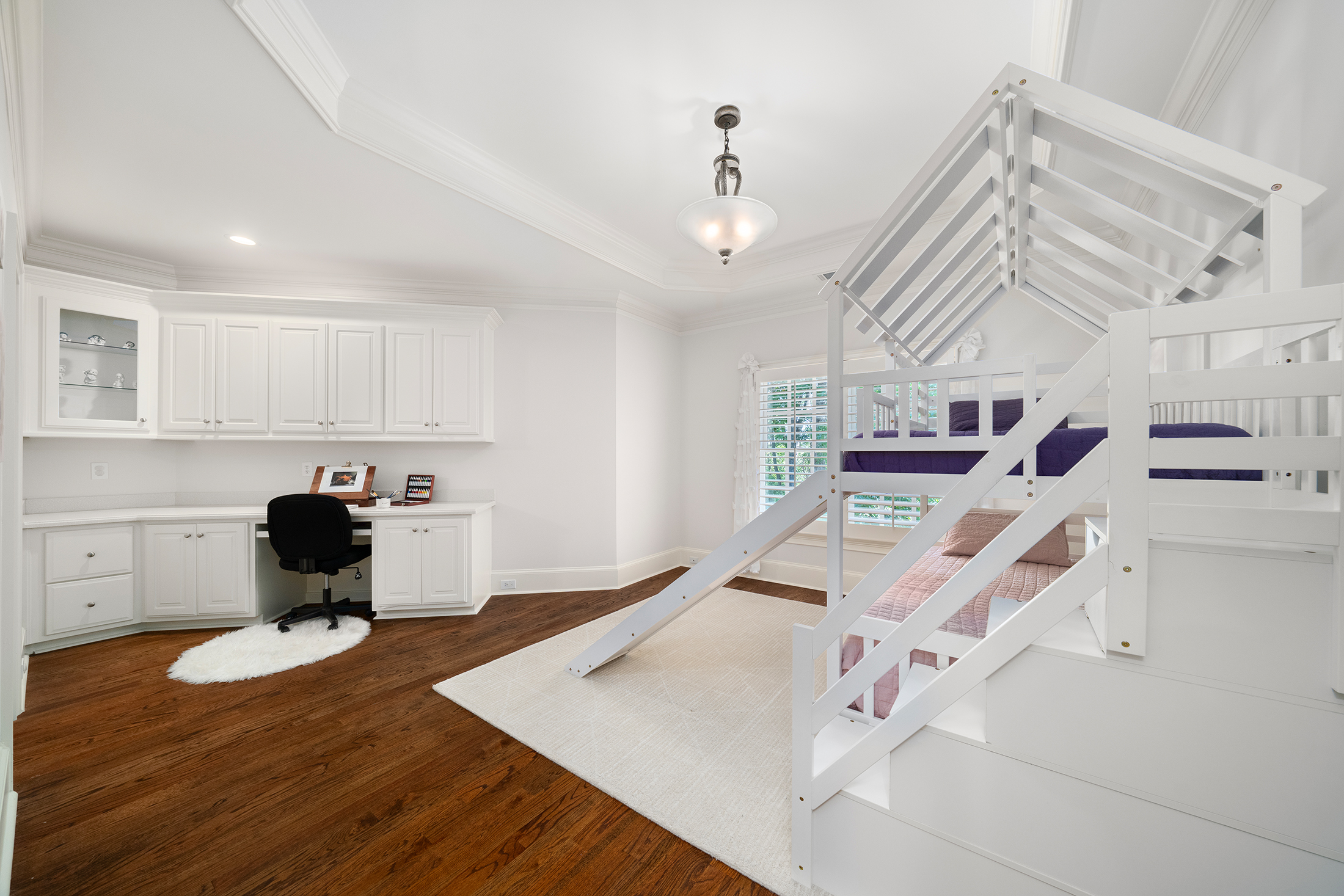  Located Within the Gated Greystone Farms Community in Milton - 物件實景