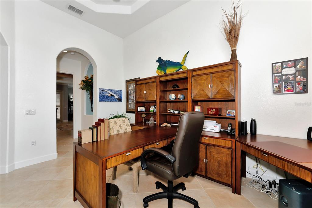 Bradenton, Florida, 34212, United States, 3 Bedrooms Bedrooms, ,3 BathroomsBathrooms,Residential,For Sale,1989547