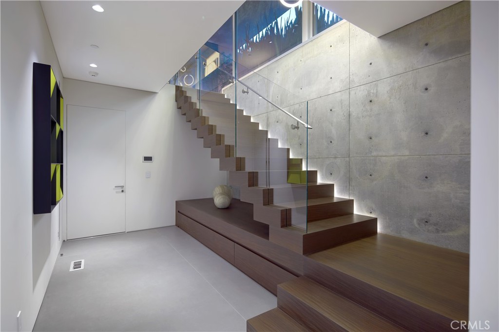 Laguna Beach, California, 92651, United States, 4 Bedrooms Bedrooms, ,6 BathroomsBathrooms,Residential,For Sale,1988252