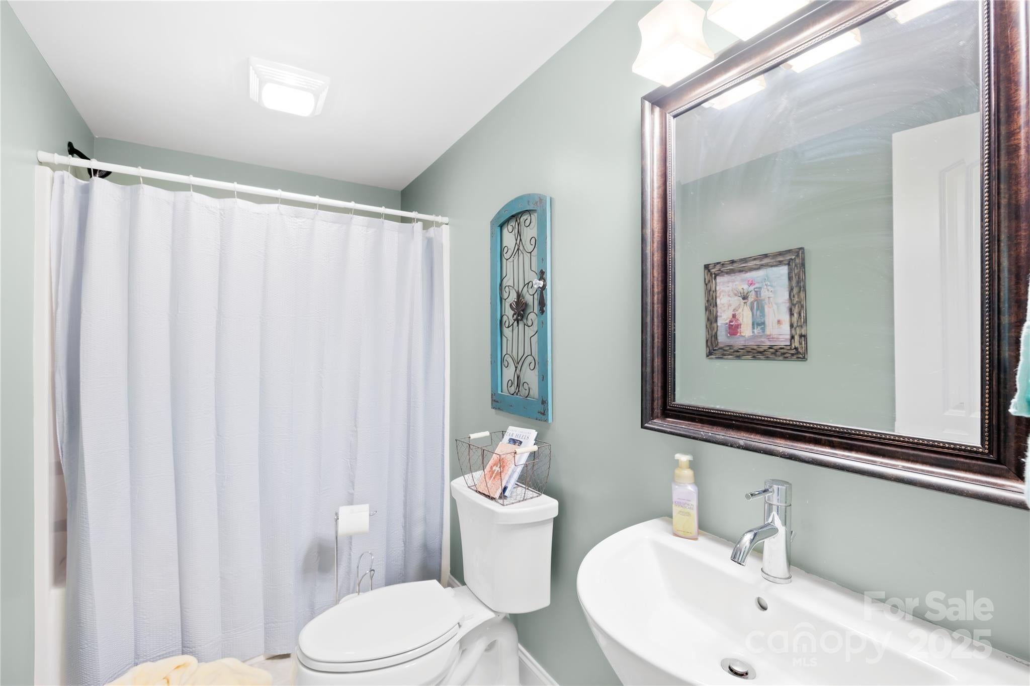 Shelby, North Carolina, 28150, United States, 3 Bedrooms Bedrooms, ,5 BathroomsBathrooms,Residential,For Sale,1777934