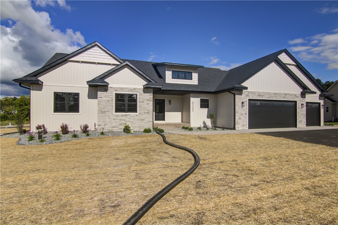 Eau Claire, Wisconsin, 54701, United States, 5 Bedrooms Bedrooms, ,3 BathroomsBathrooms,Residential,For Sale,1983873