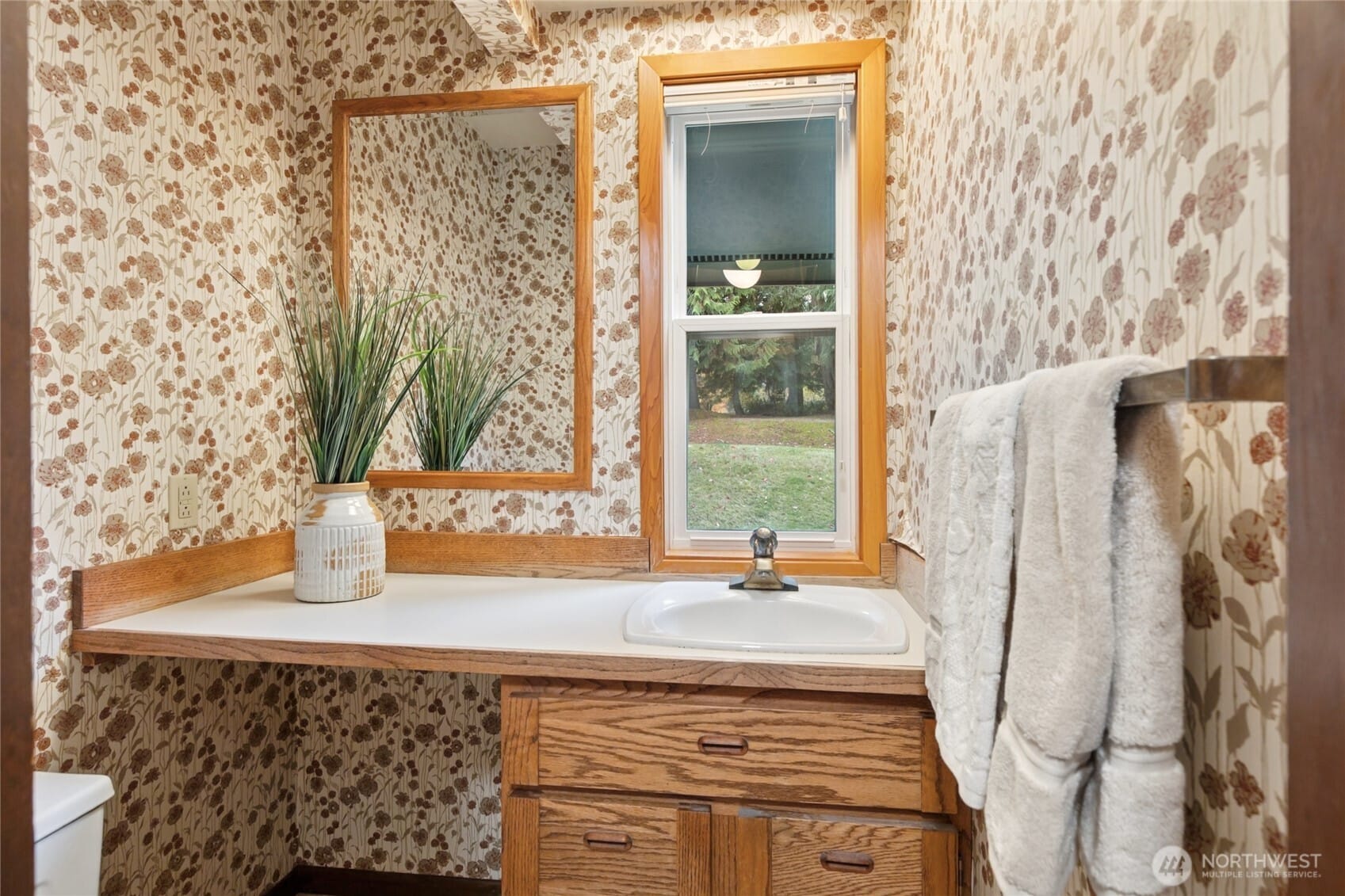 Olympia, Washington, 98502, United States, 4 Bedrooms Bedrooms, ,2 BathroomsBathrooms,Residential,For Sale,1988931