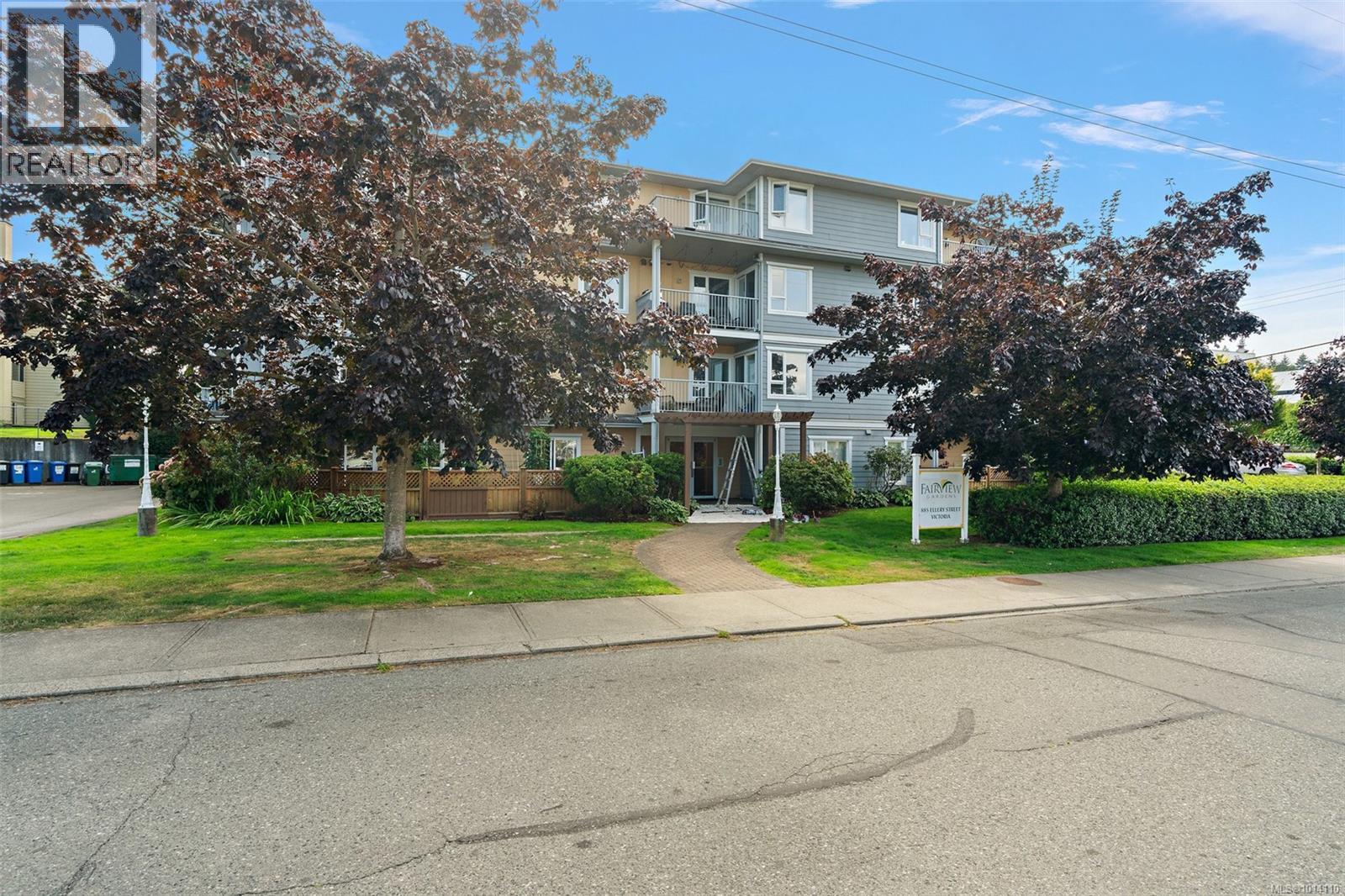 ESQUIMALT, British Columbia, V9A 4R8, CA, 2 Bedrooms Bedrooms, ,2 BathroomsBathrooms,Residential,For Sale,1948785