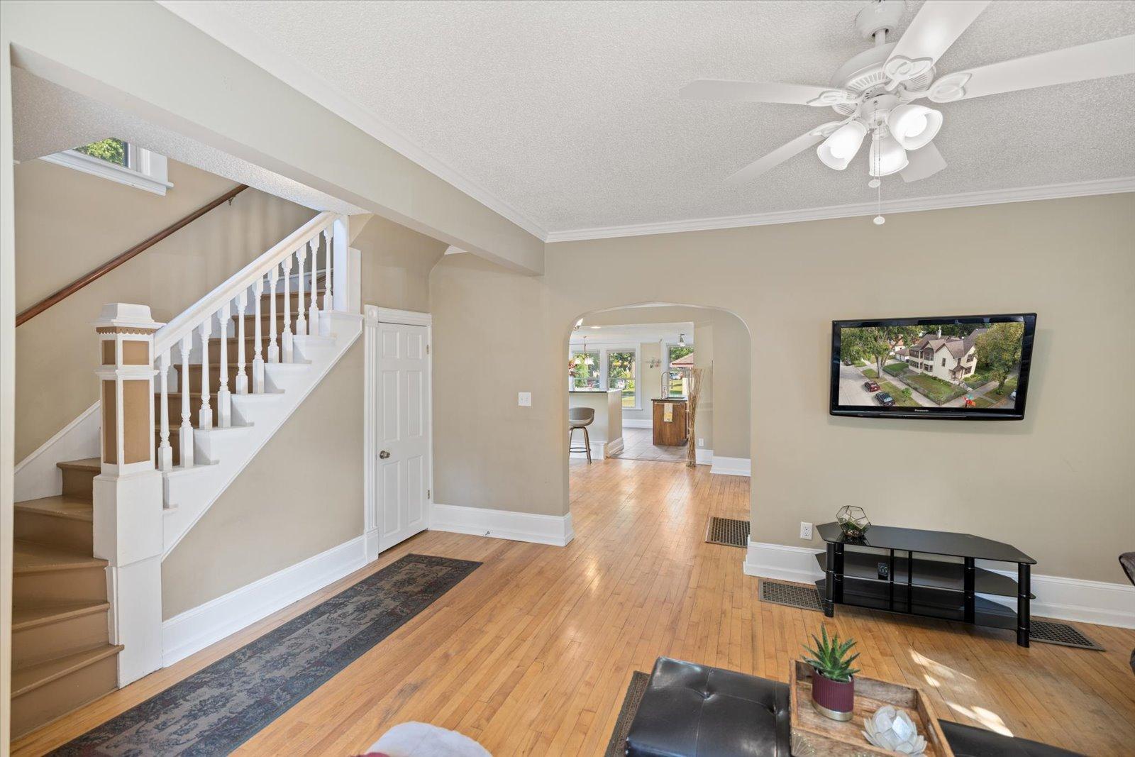 Minneapolis, Minnesota, 55418, United States, 4 Bedrooms Bedrooms, ,2 BathroomsBathrooms,Residential,For Sale,1970458