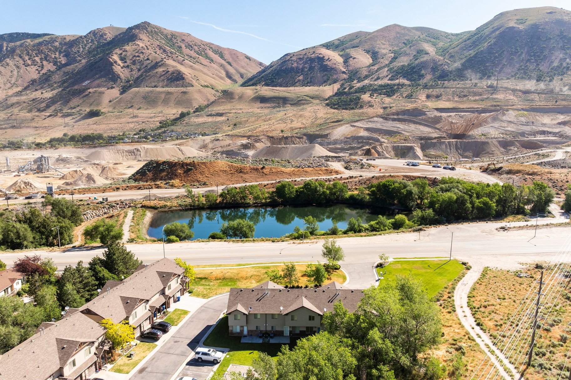  Private End-Unit Townhome with Breathtaking Mountain Views - 物件實景
