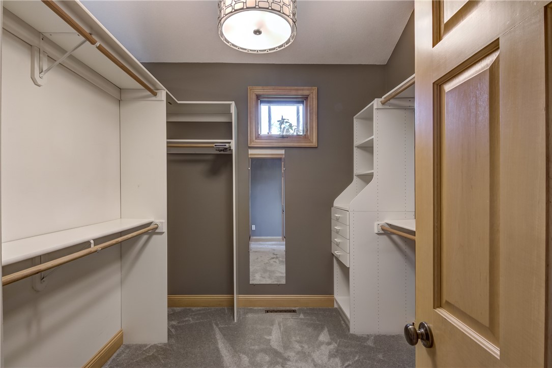 Eau Claire, Wisconsin, 54701, United States, 5 Bedrooms Bedrooms, ,4 BathroomsBathrooms,Residential,For Sale,1976179